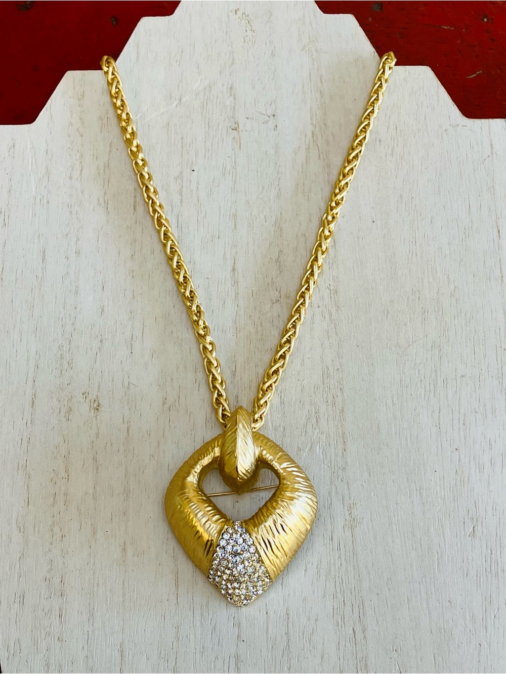 Runway Necklace White Crystal Matte Gold Tone Pendant/ Pin With 24" Wheat Chain